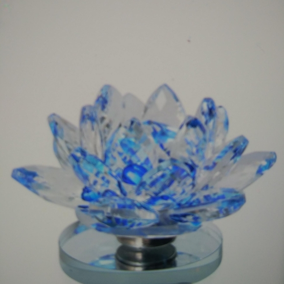 NIB SET OF 2 CRYSTAL LOTUS FLOWERS - Picture 2 of 4